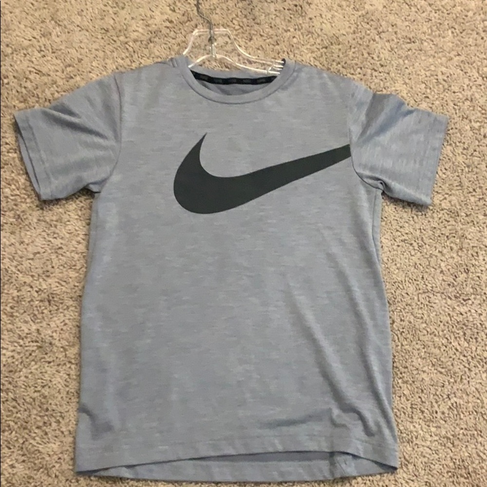 Nike grey youth shirt